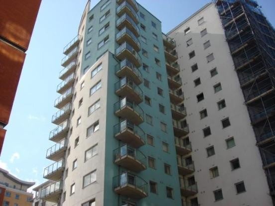Flat Axon Place in Greater London