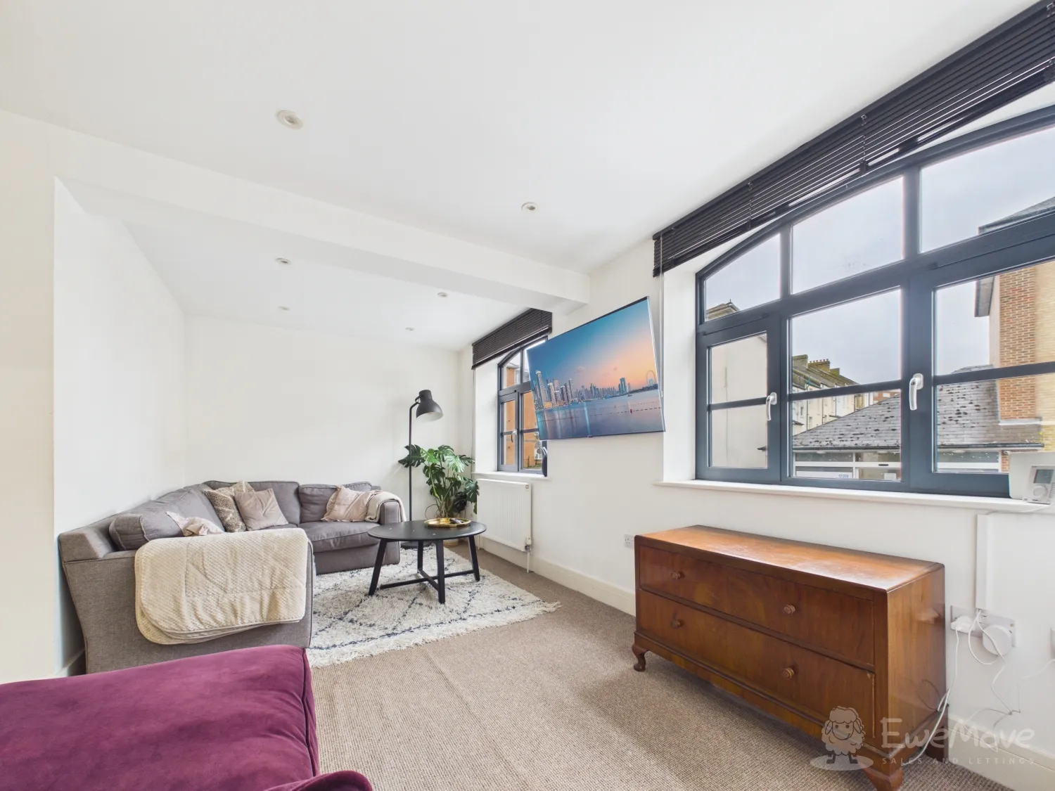 Flat Dover Road in Folkestone and Hythe District
