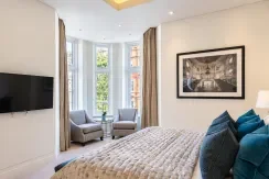 Flat Green Street in City of Westminster