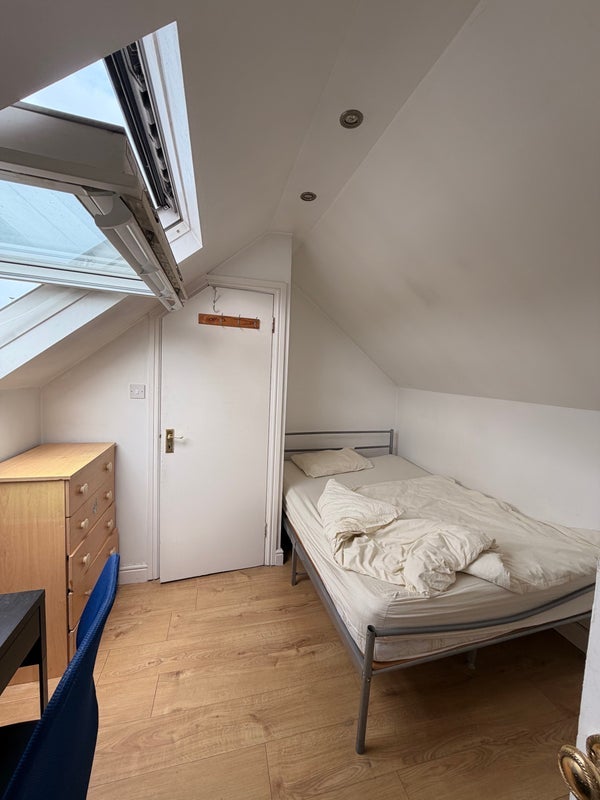 Room Tokyngton Avenue in Greater London