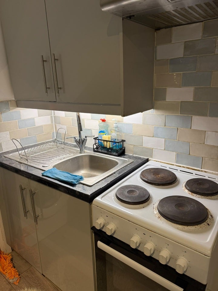 Flat Burnley Road in Greater London