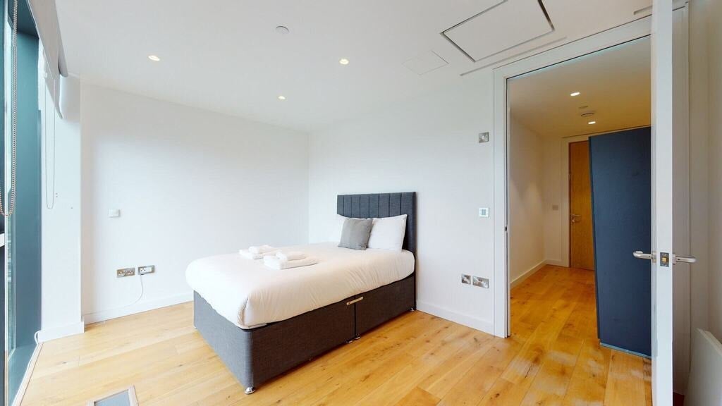 Flat Highgate Hill in Greater London