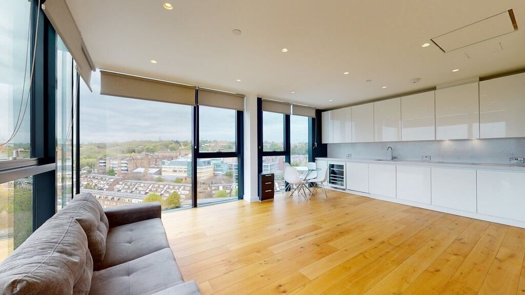 Flat Highgate Hill in Greater London