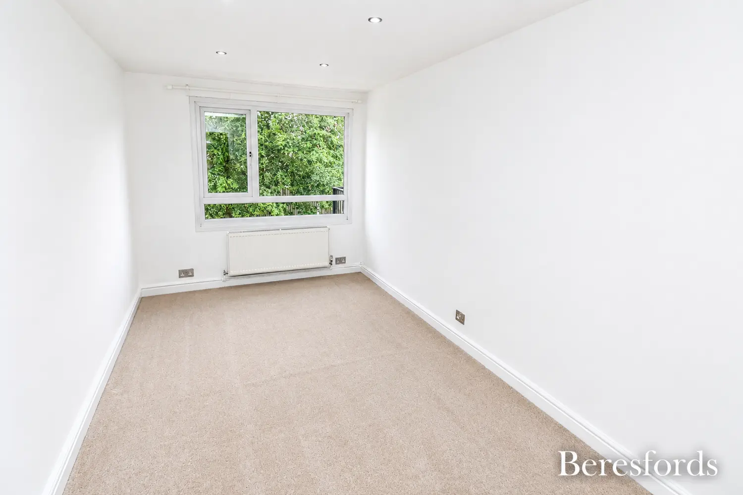 Flat Hitchin Close in Greater London