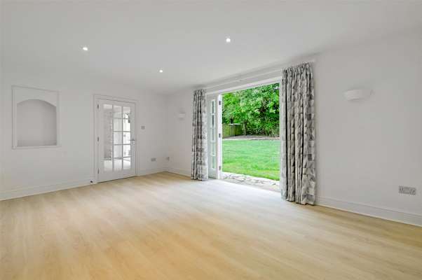 House Tadley Hill in Basingstoke and Deane