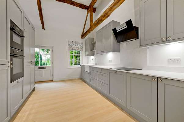 House Tadley Hill in Basingstoke and Deane
