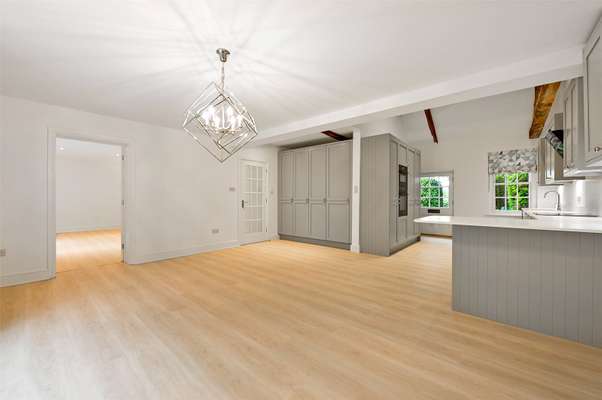 House Tadley Hill in Basingstoke and Deane