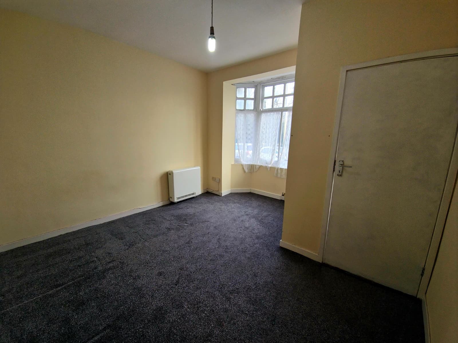 Room St Saviour's Road in Leicester