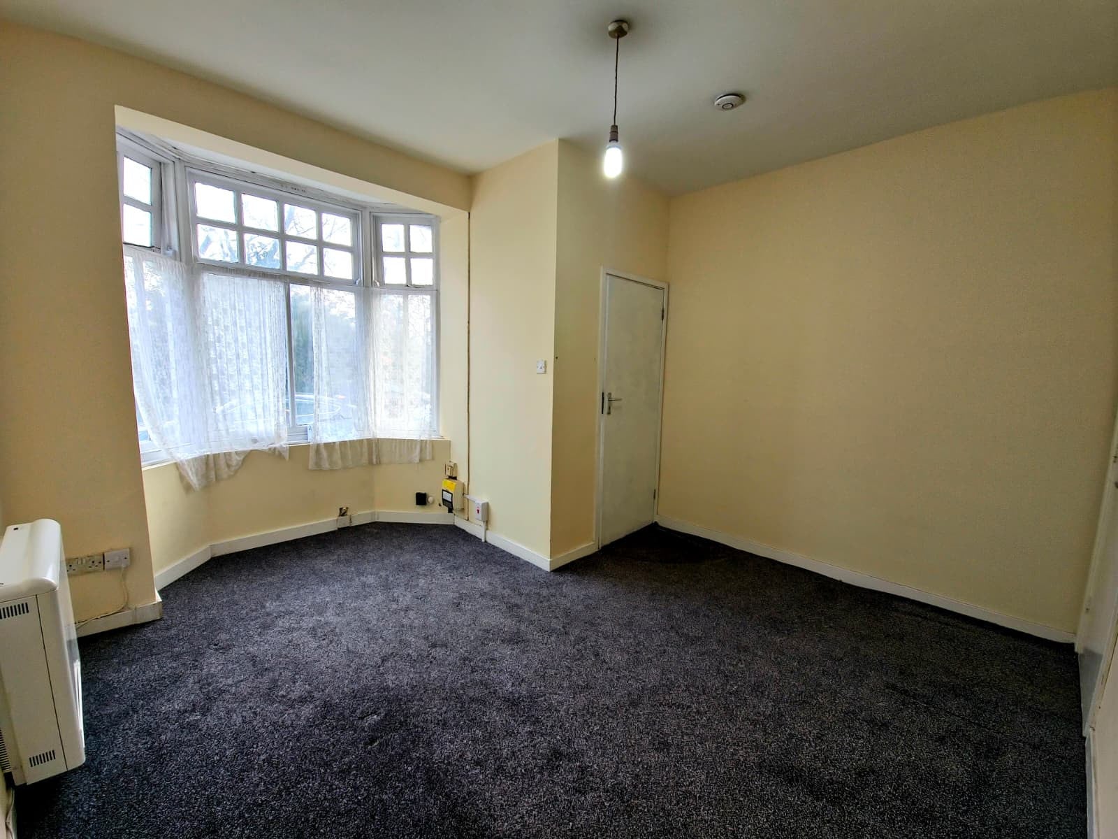 Room St Saviour's Road in Leicester