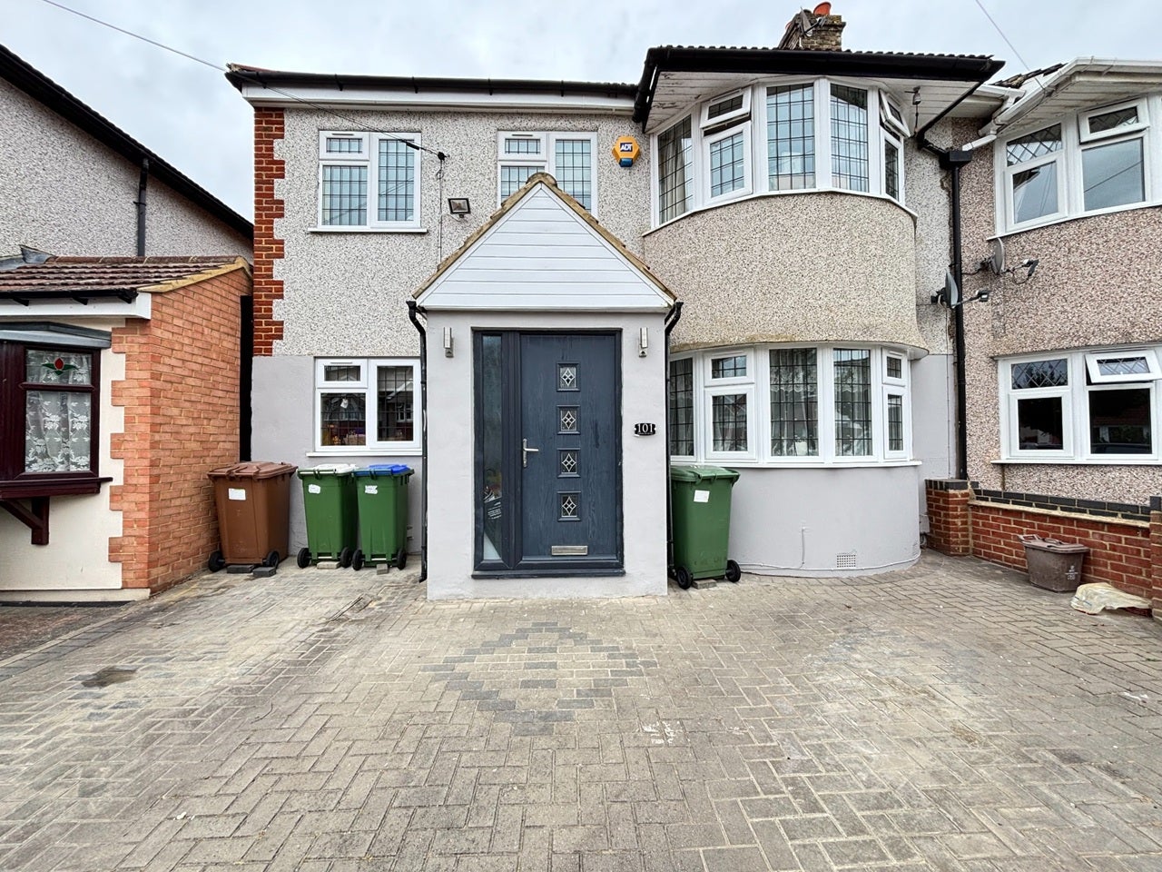 House Farnham Road in Greater London