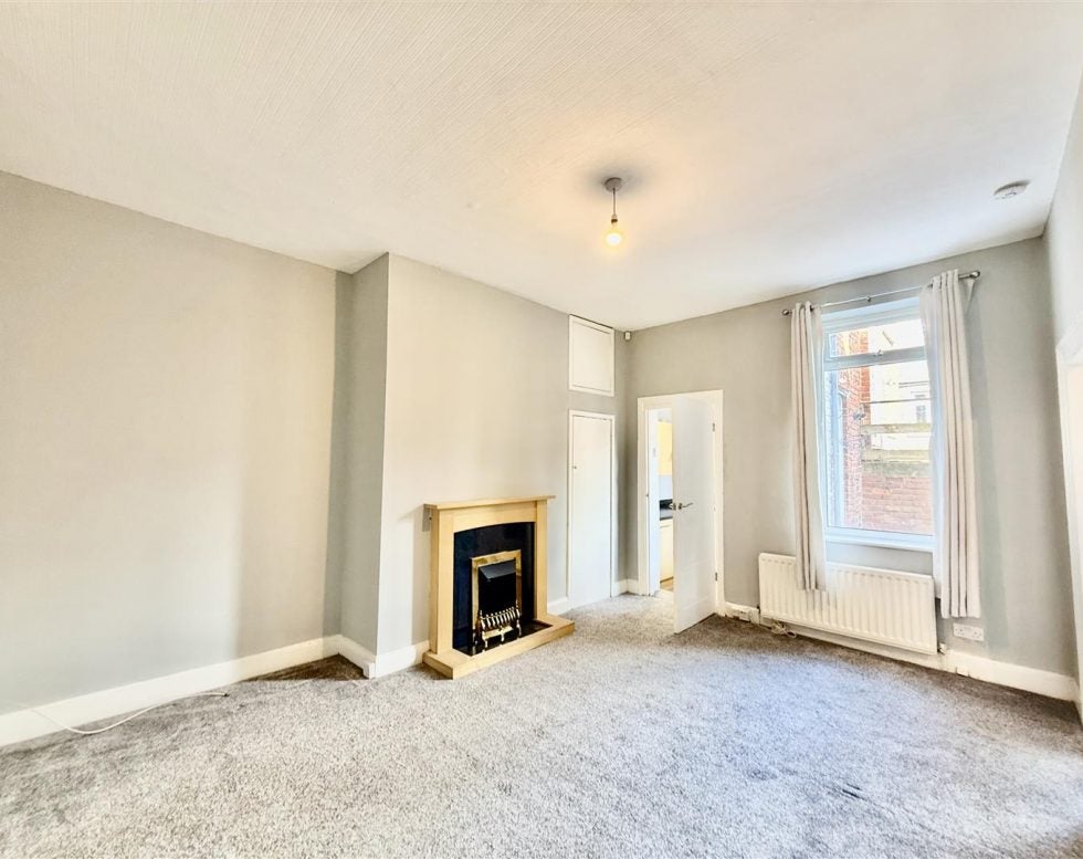 Flat Inskip Terrace in Gateshead