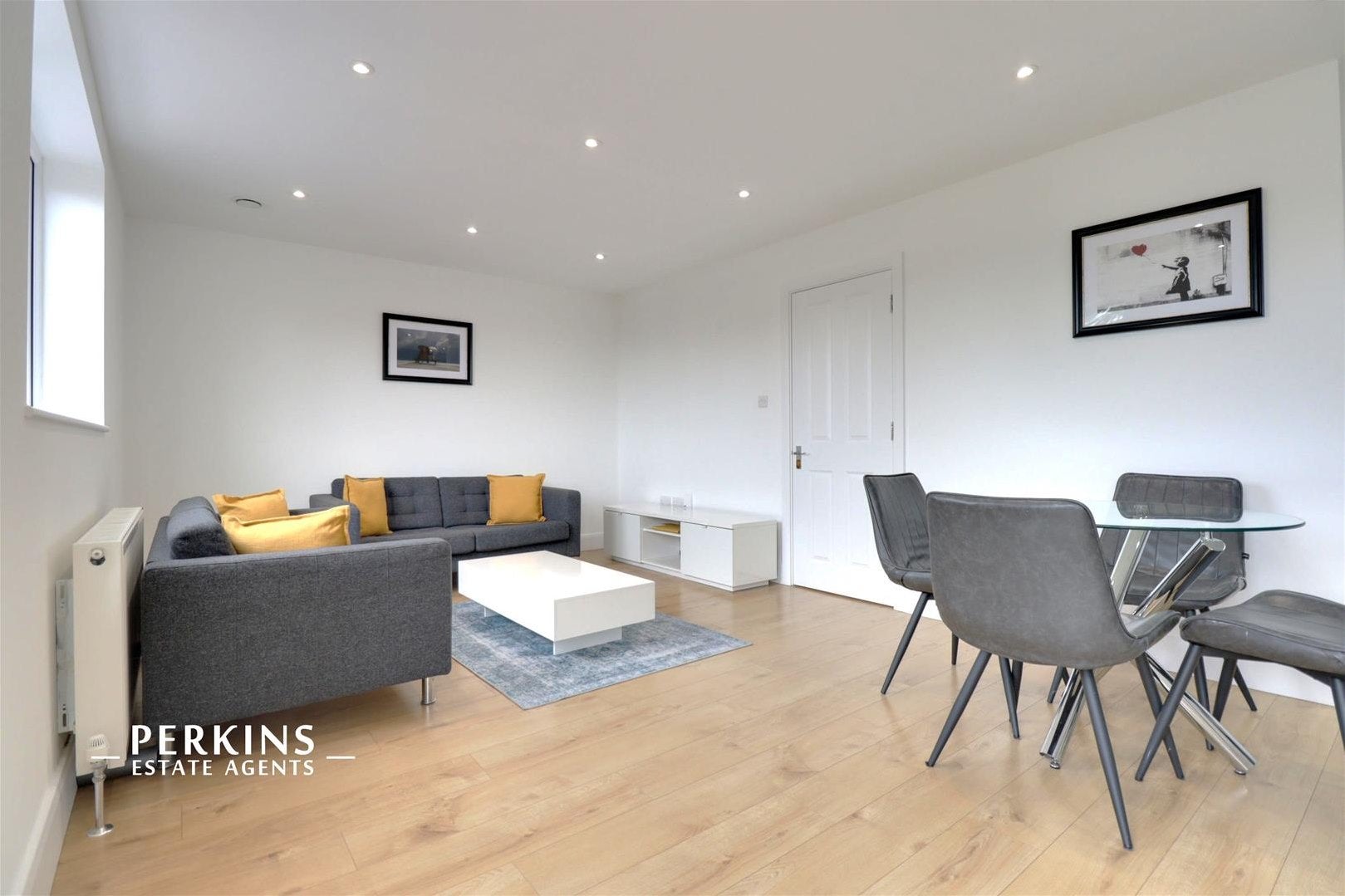 Flat Crawford Avenue in Greater London