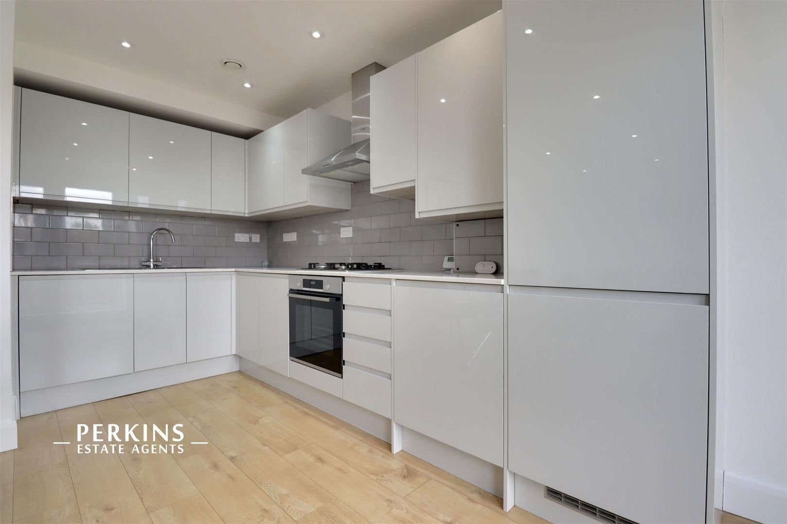 Flat Crawford Avenue in Greater London