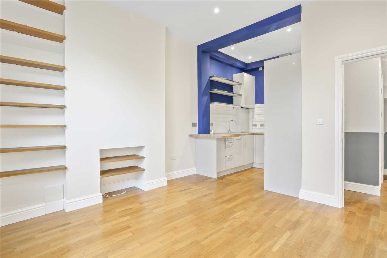 Flat Hornsey Road in Greater London
