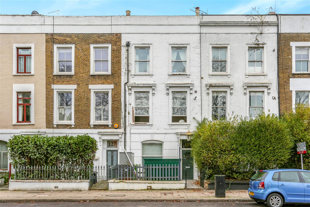 Flat Hornsey Road in Greater London