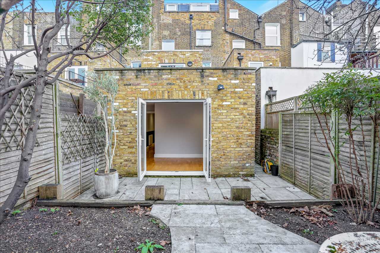 Flat Hornsey Road in Greater London