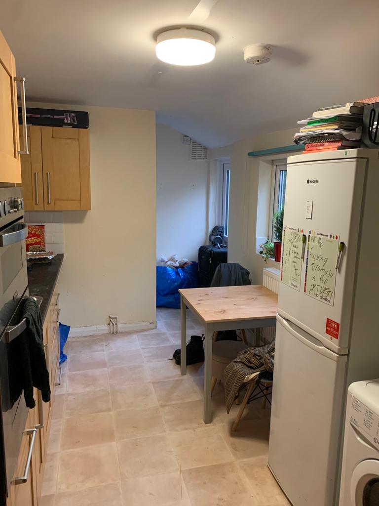 Flat Kincaid Road in Greater London