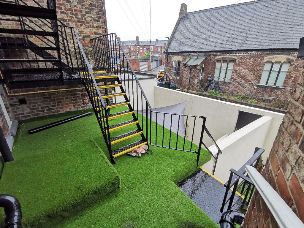 Flat Belle Grove Terrace in Newcastle upon Tyne