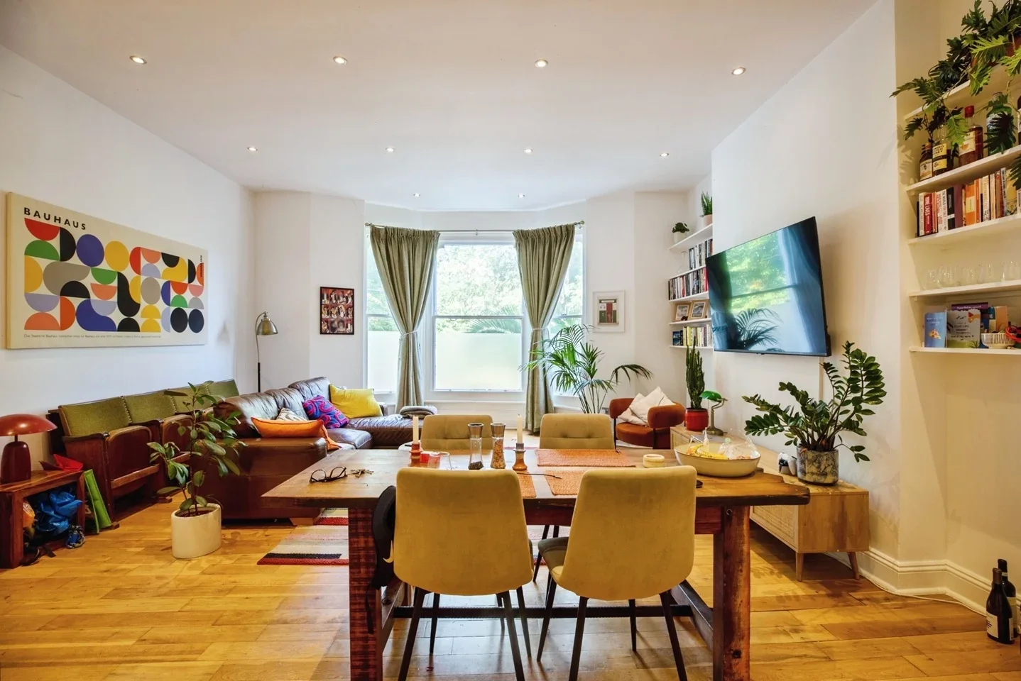 Flat Josephine Avenue in Greater London