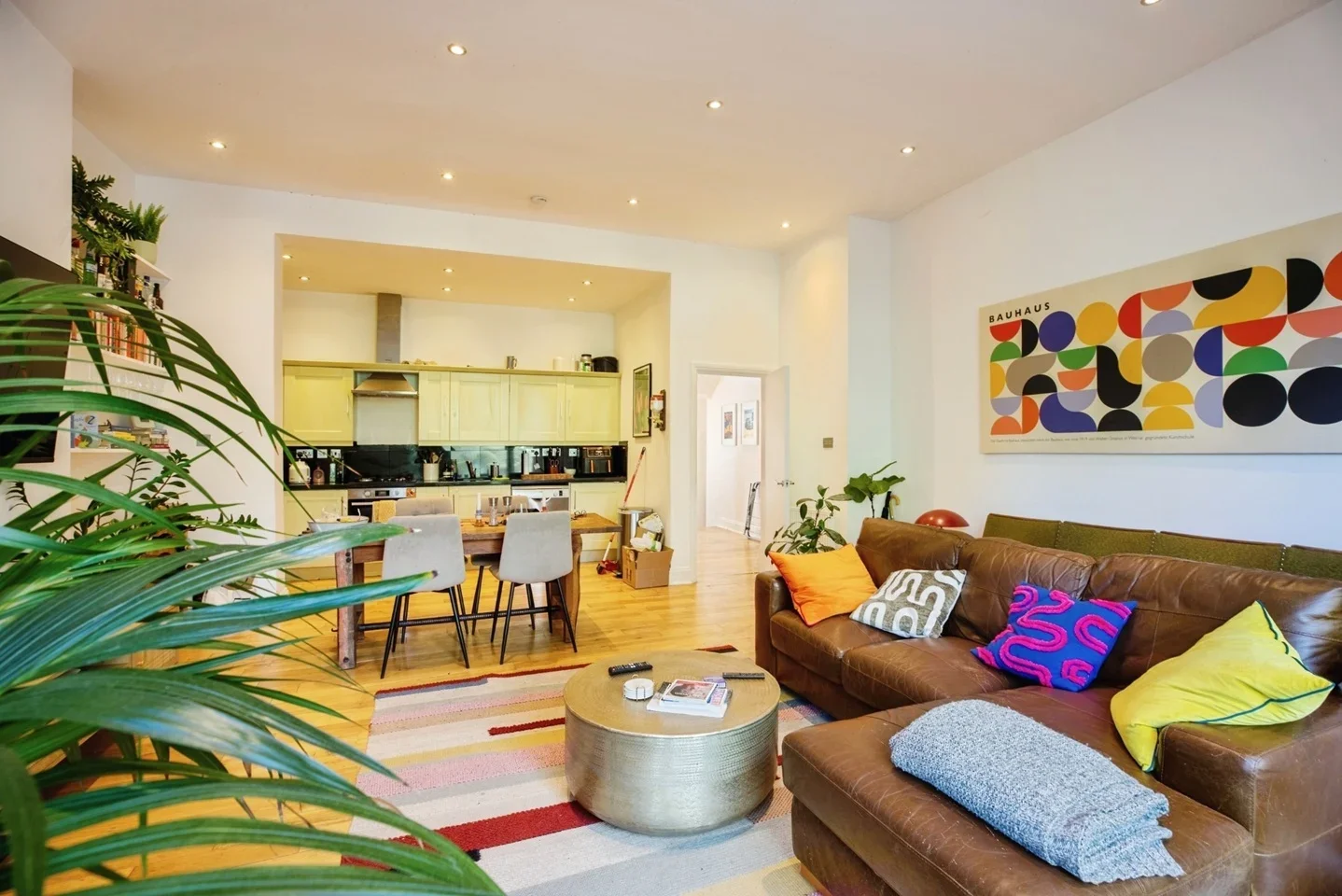 Flat Josephine Avenue in Greater London