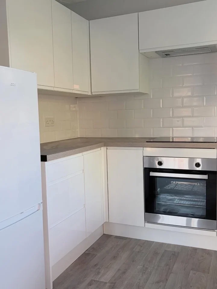 Flat Cuthberga Close in Greater London