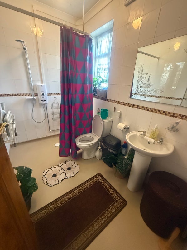 Room Parsonage Street in Greater London