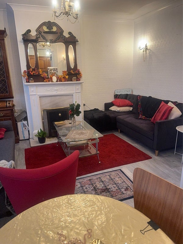 Room Parsonage Street in Greater London
