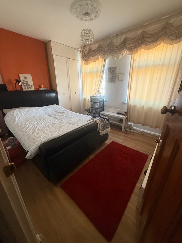 Room Parsonage Street in Greater London