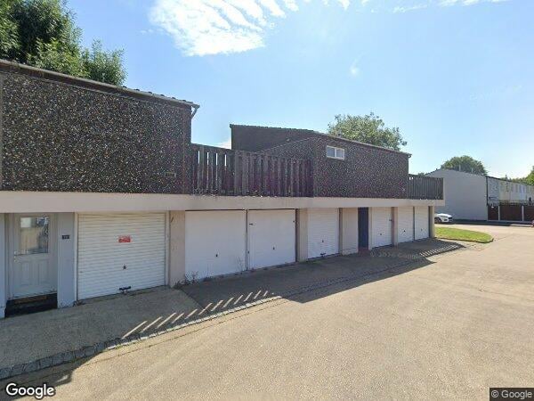 Room Rosemary Close in South Ockendon