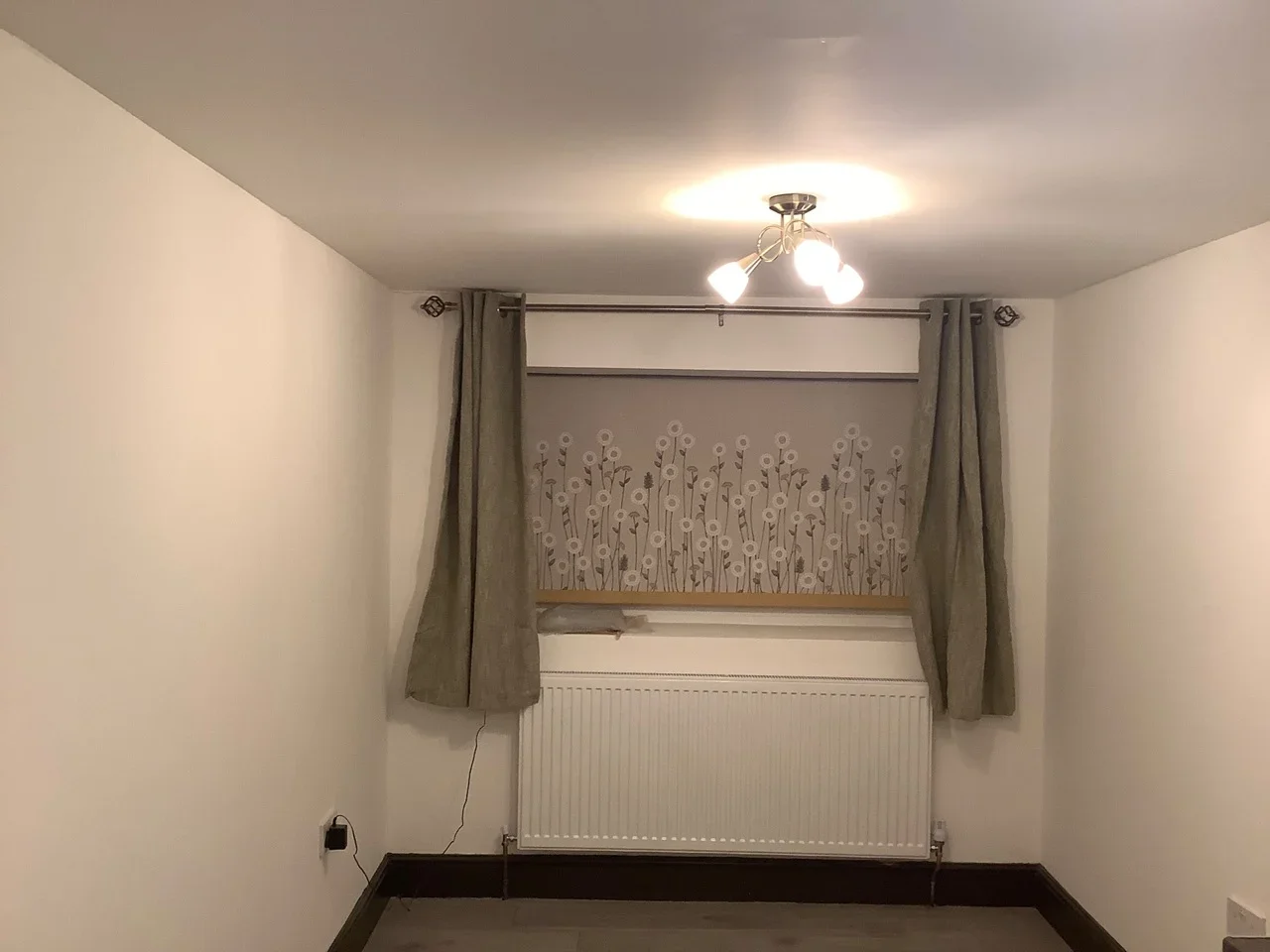Room Rosemary Close in South Ockendon