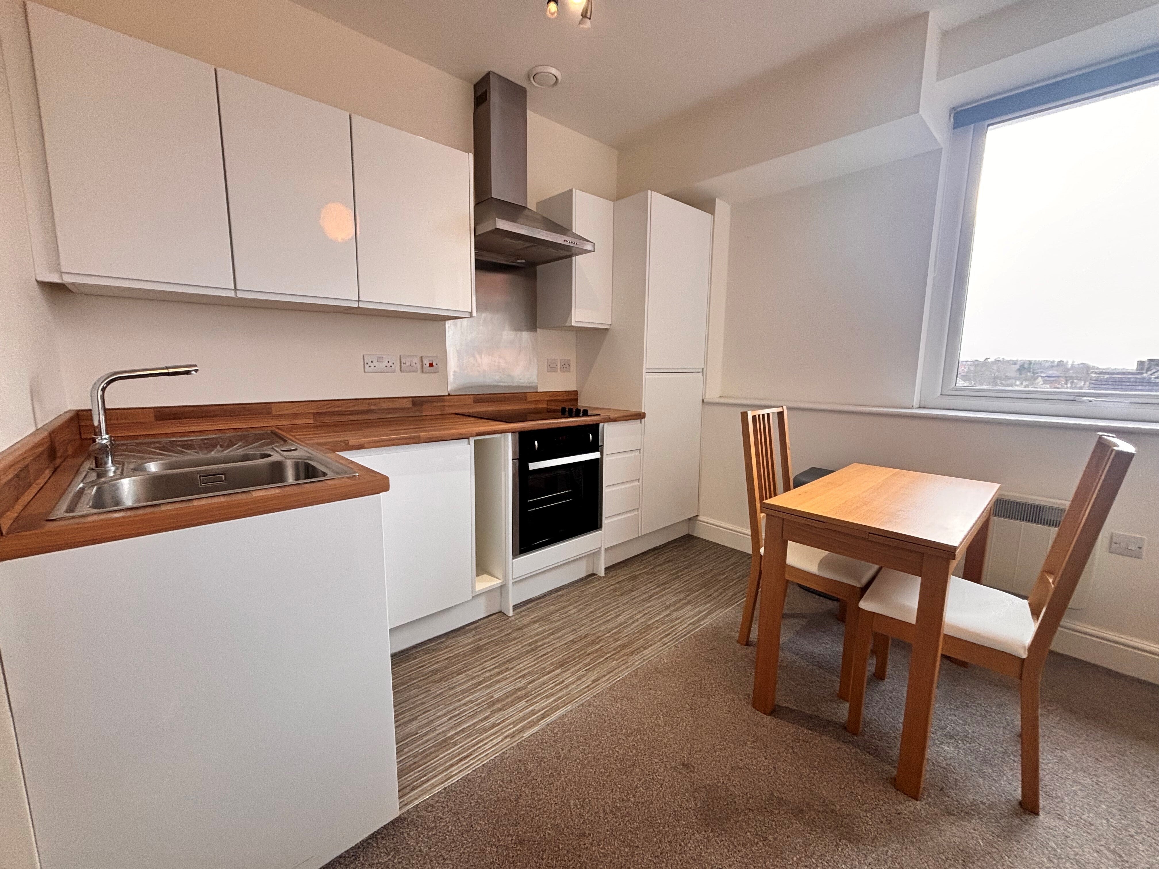 Flat Farnsby Street in Swindon