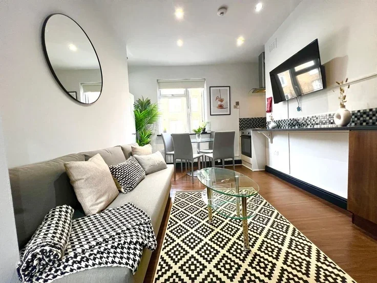 Flat Albert Street in Greater London