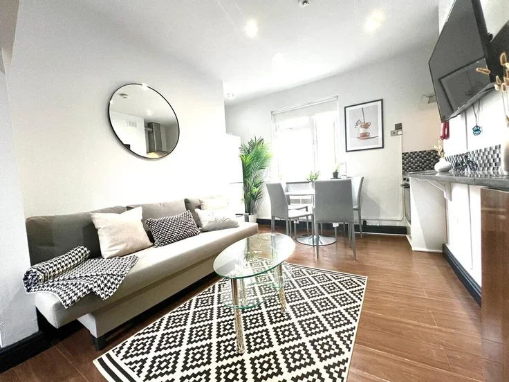 Flat Albert Street in Greater London
