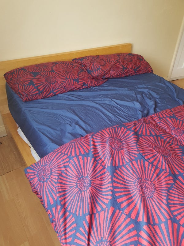 Room Carlton Avenue East in Greater London
