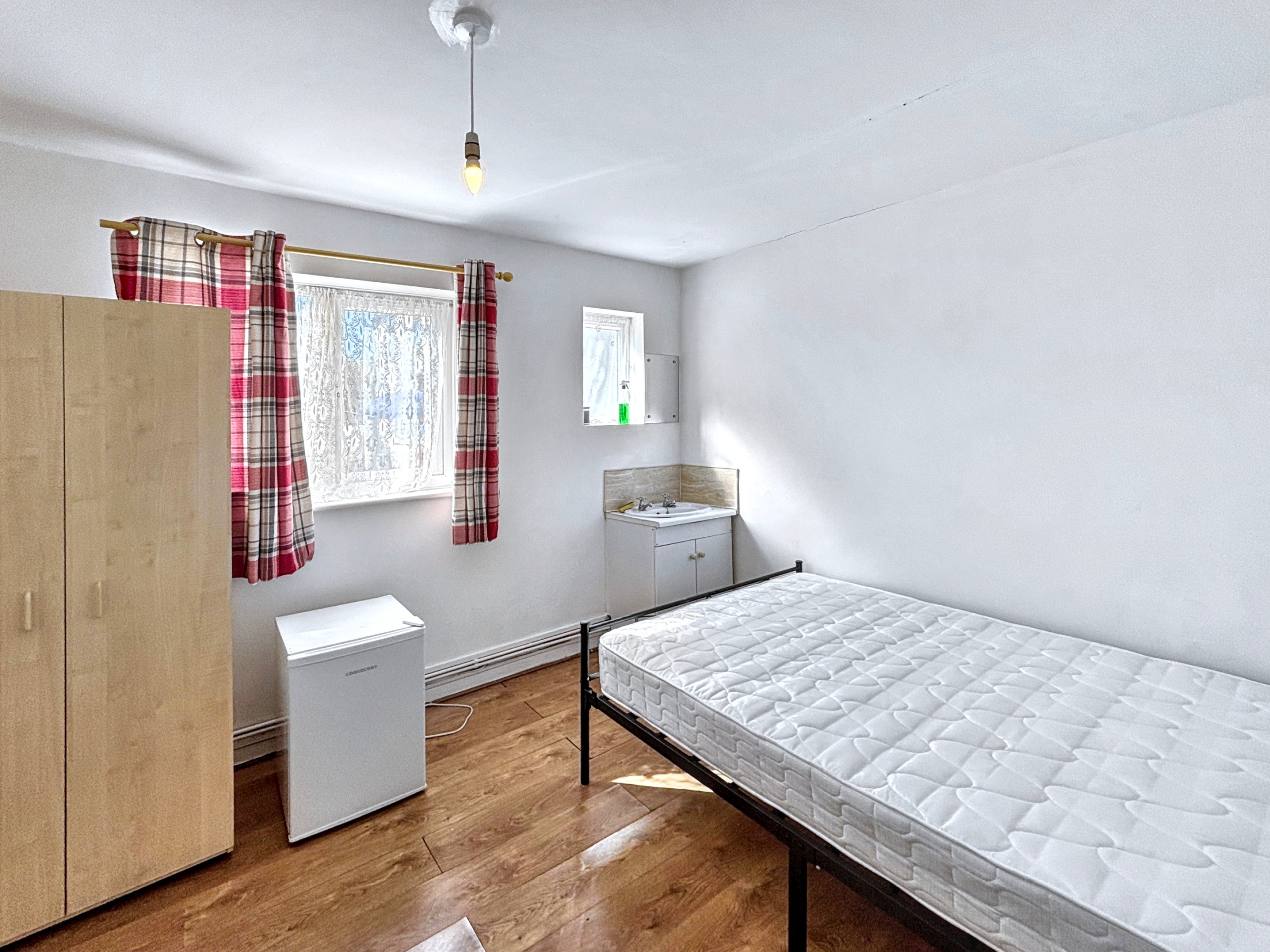 Room Lodge Causeway in Bristol