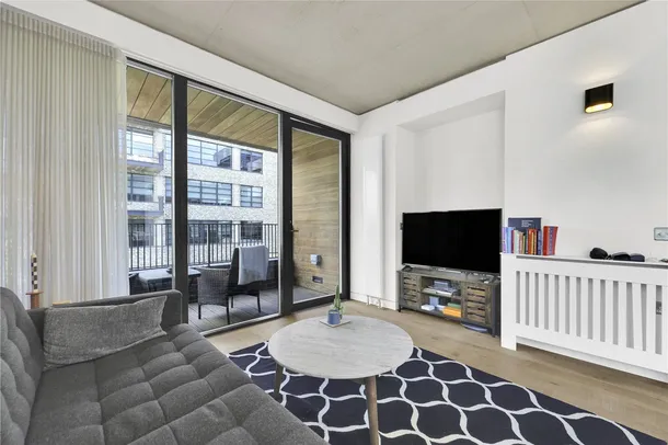 Flat Mallow Street in Greater London