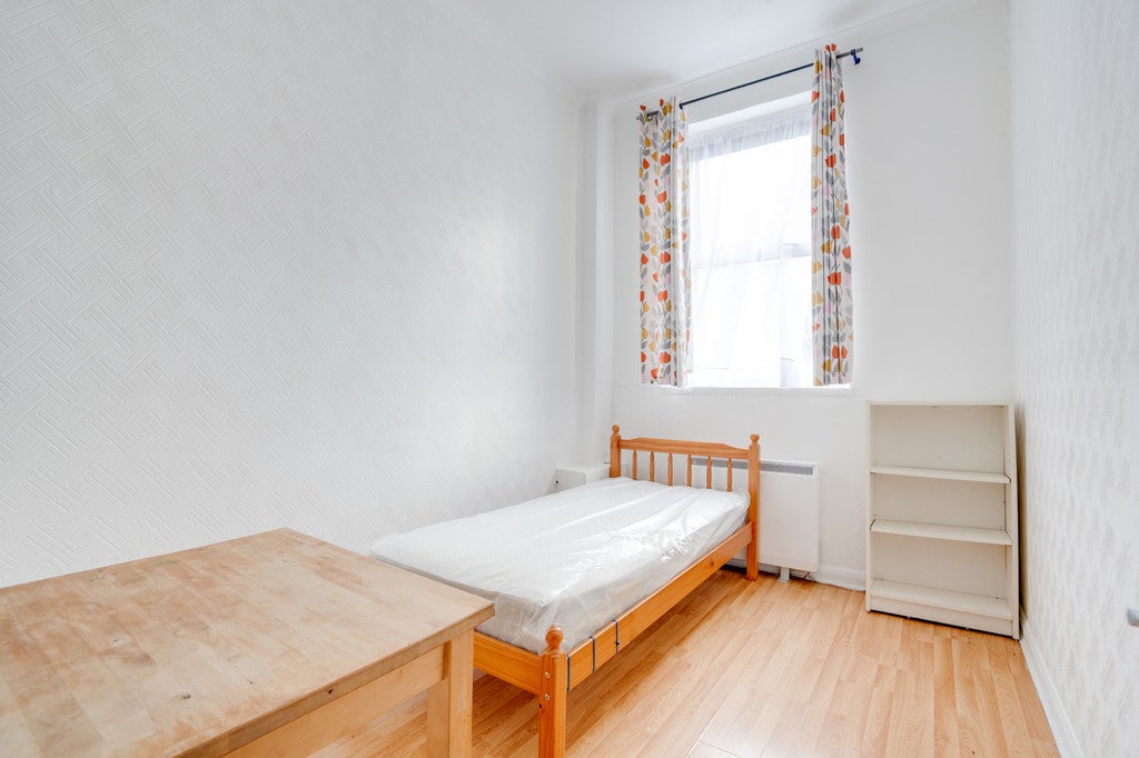 Flat Seven Sisters Road in Greater London