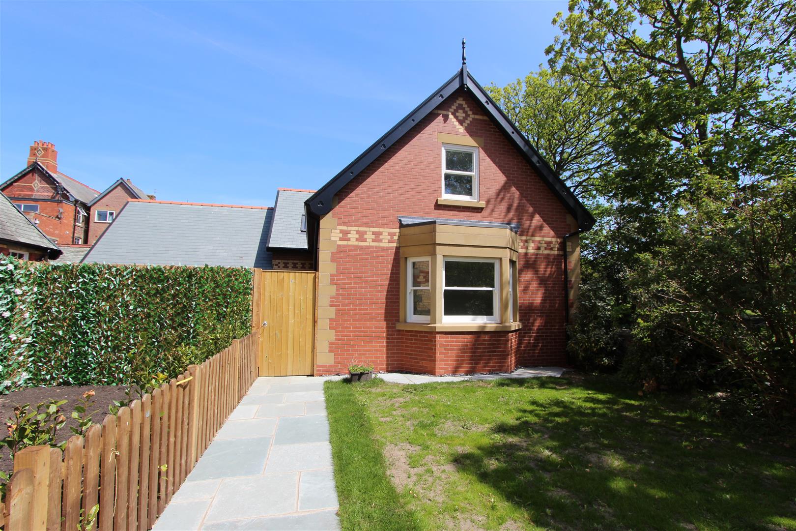 House Clifton Drive North in Borough of Fylde