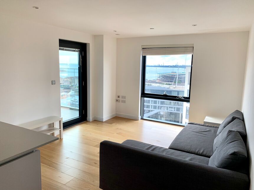 Flat Ocean Way in Southampton