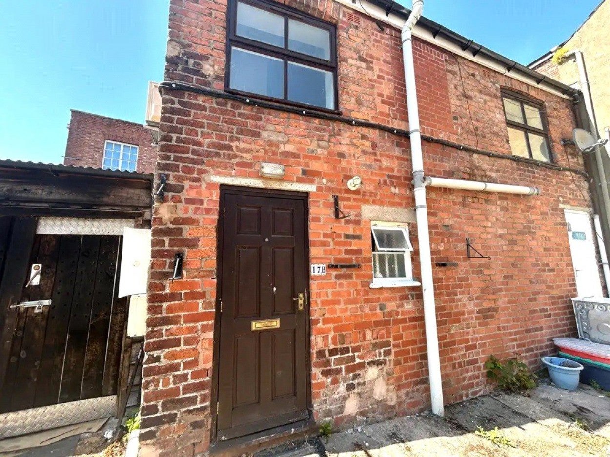 Flat Shortbridge Street in Newtown