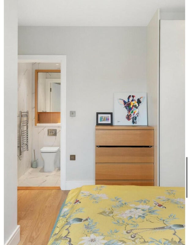 Room Summerstown in Greater London