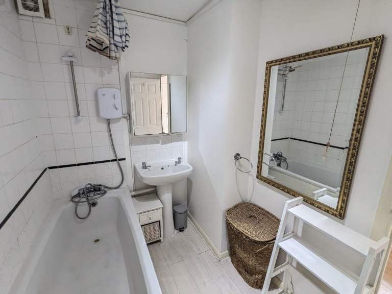 Flat Brindley Close in Greater London