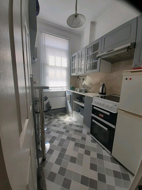 Room Tranmere Road in Greater London