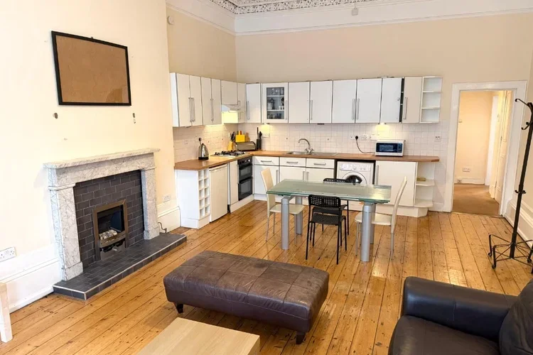 Flat Sardinia Lane in Glasgow