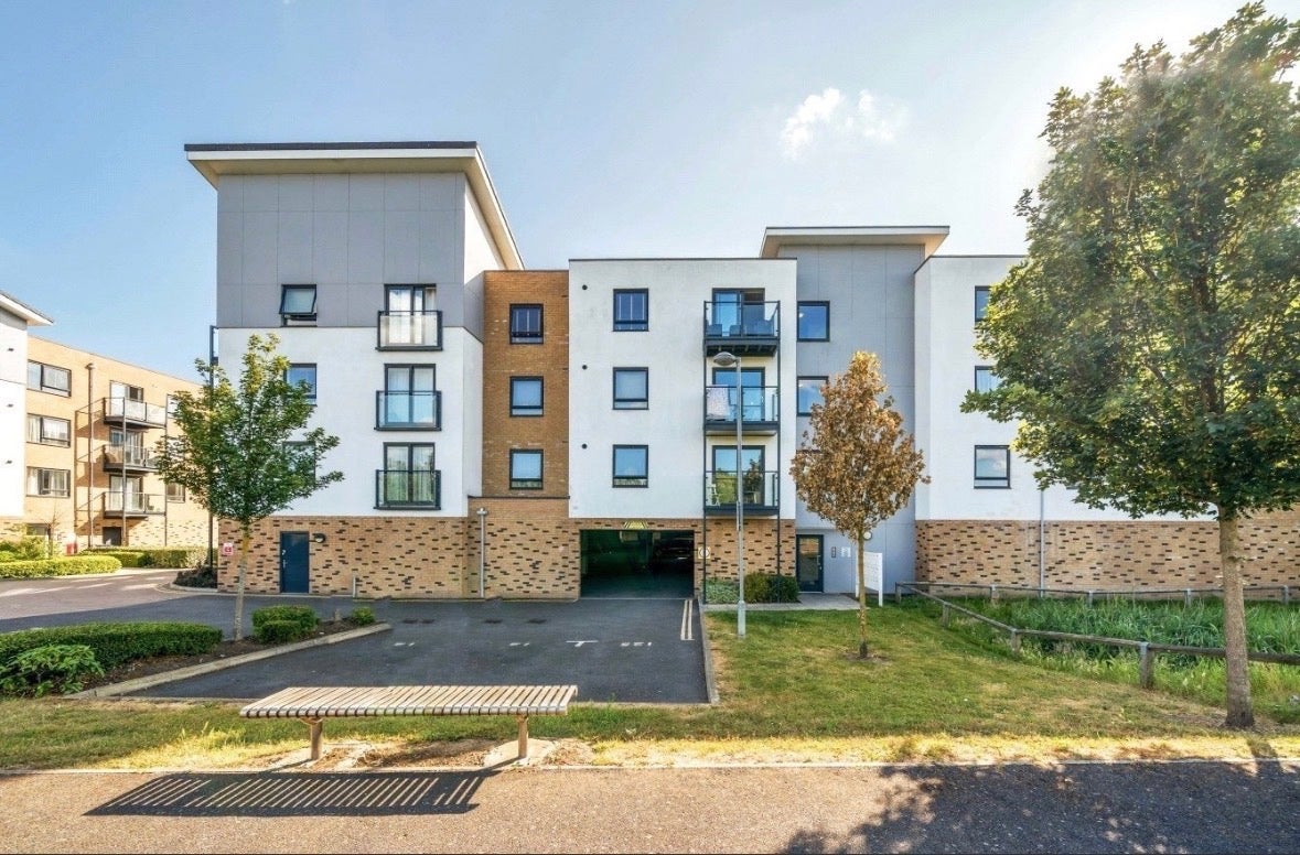 Flat Creek Mill Way in Dartford