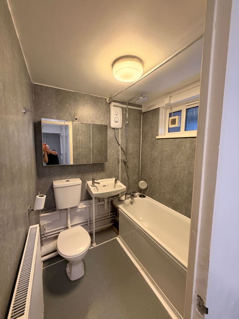 Flat Wesley Close in Greater London