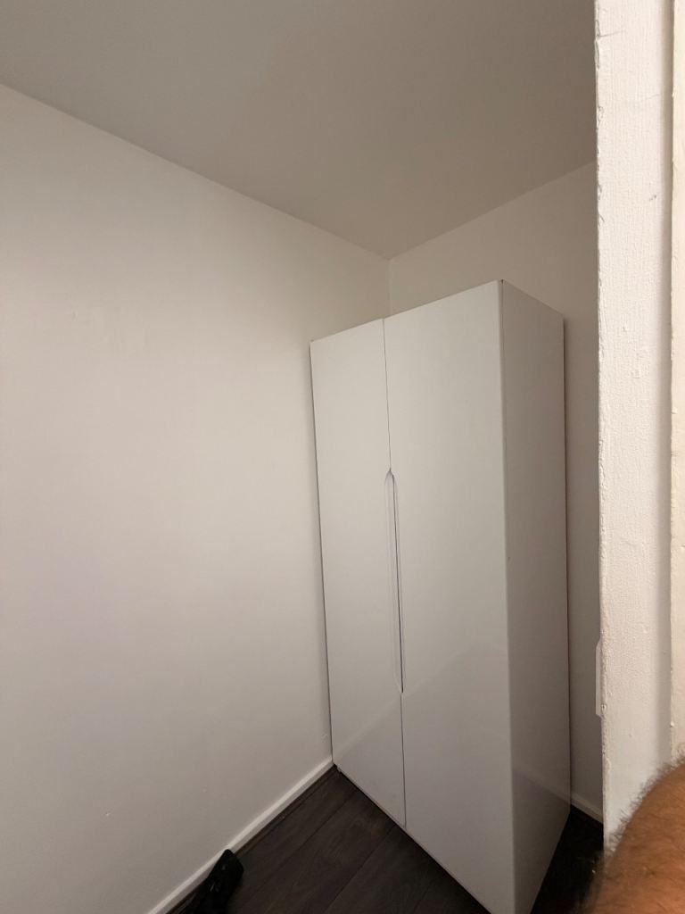 Flat Wesley Close in Greater London