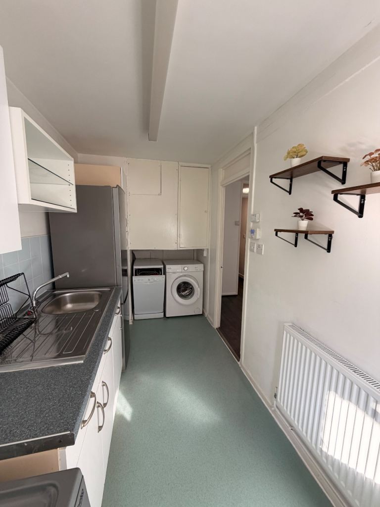 Flat Wesley Close in Greater London