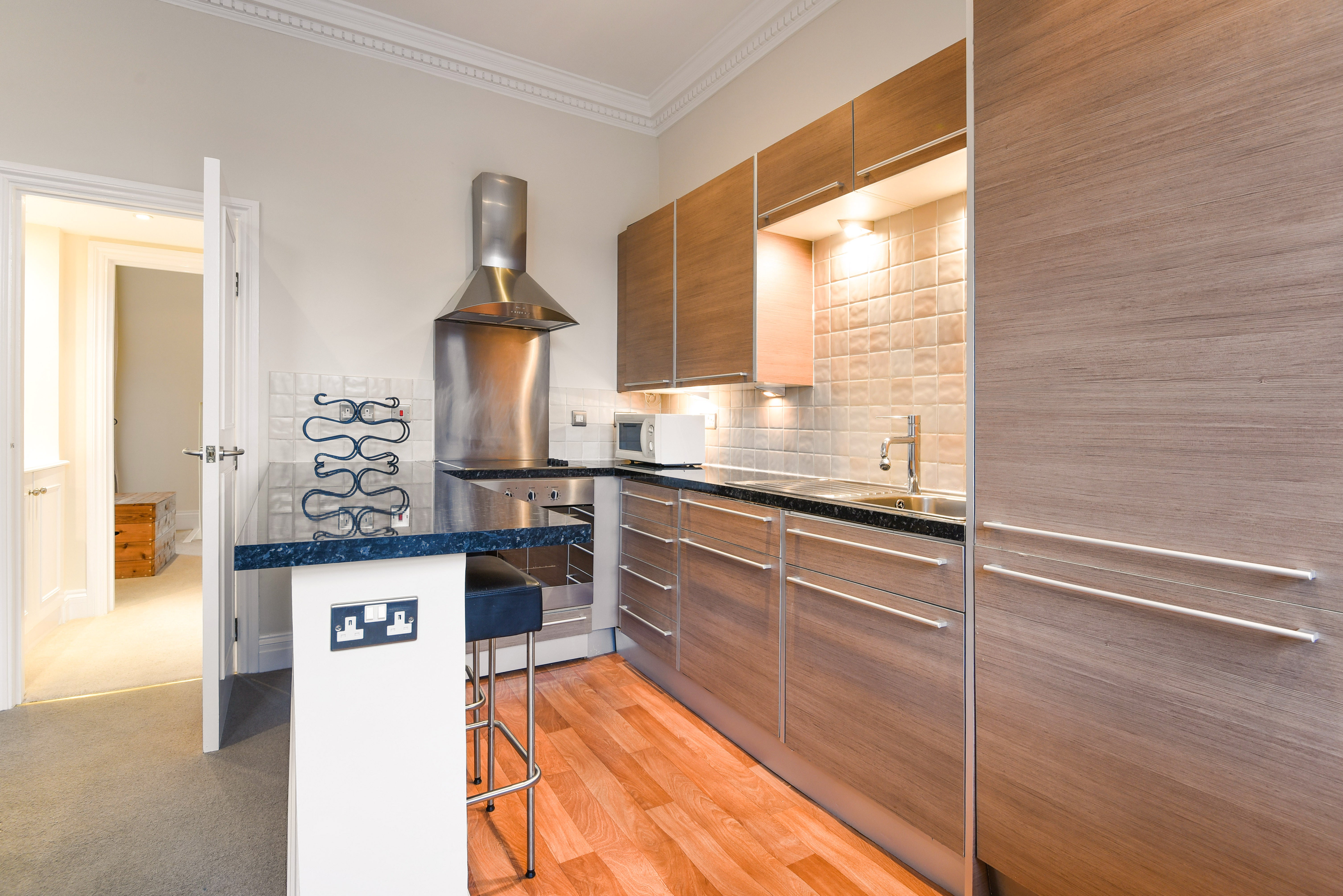 Flat Petersham Road in Greater London
