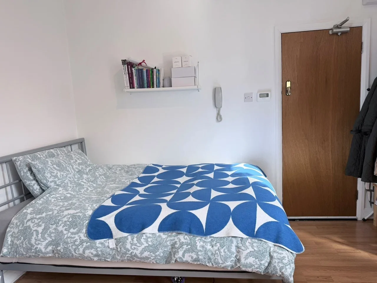 Flat Balmoral Road in Greater London